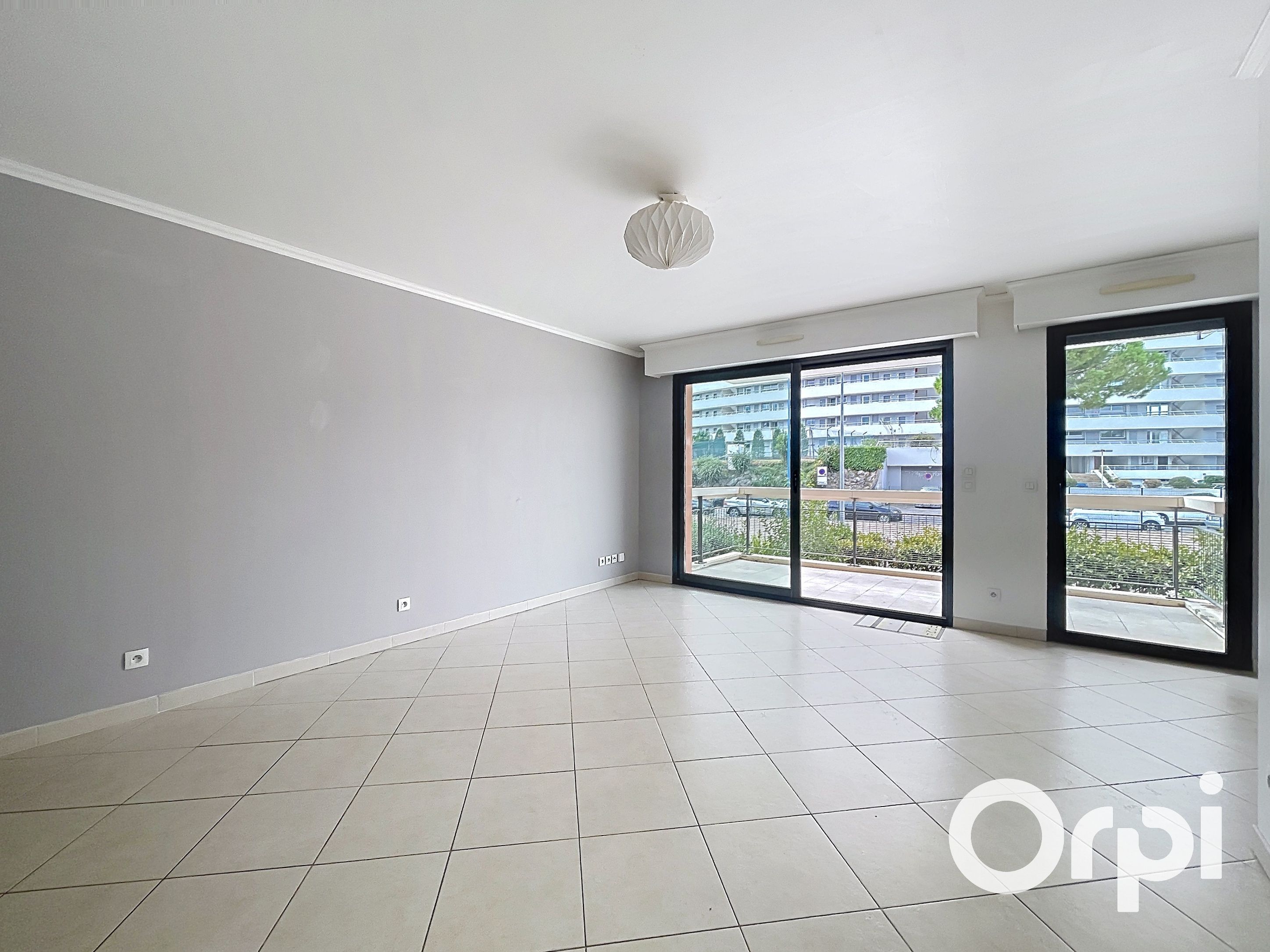 Appartement 1 pièce Villeneuve-Loubet — Le Carré d'Azur