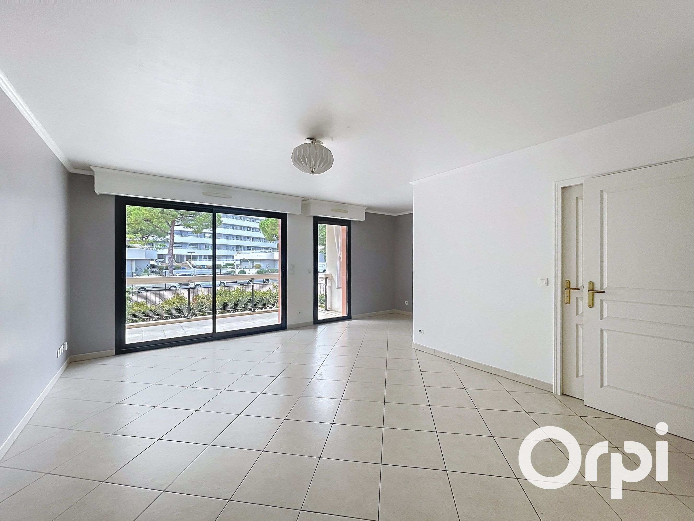 Appartement 1 pièce Villeneuve-Loubet — Le Carré d'Azur