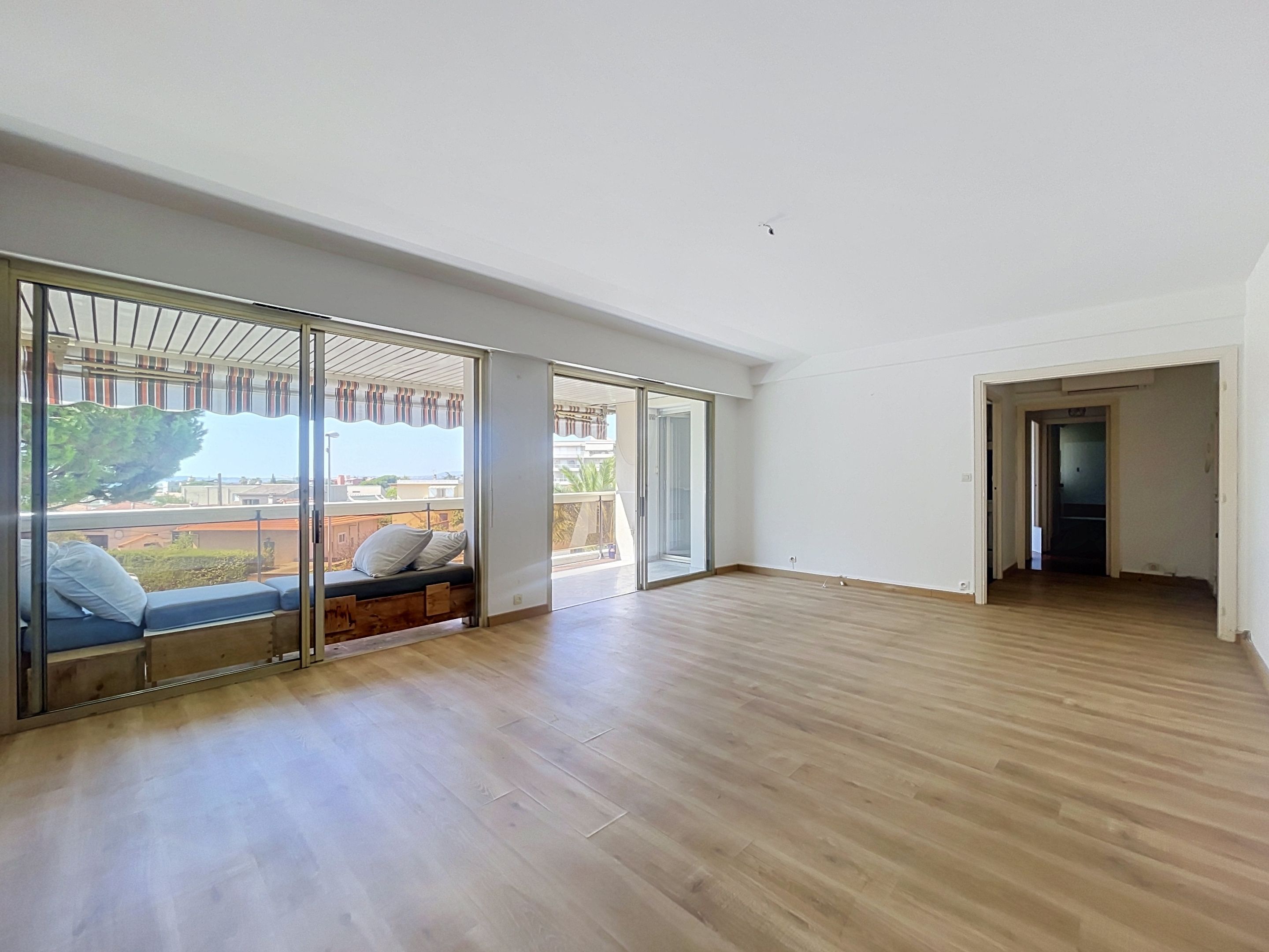 Appartement 2 pièces Saint-Laurent-du-Var 63m² — Le Carré d'Azur