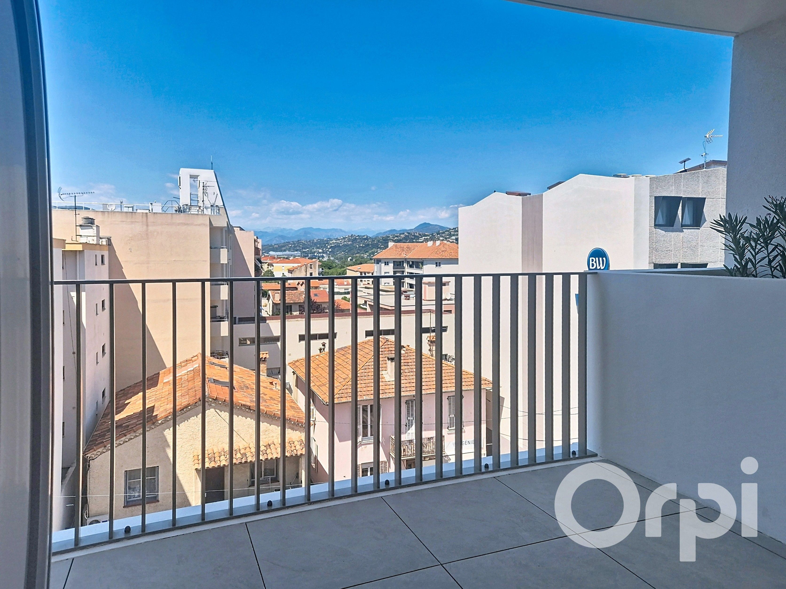 Appartement 2 pièces Saint-Laurent-du-Var 22m² — Le Carré d'Azur