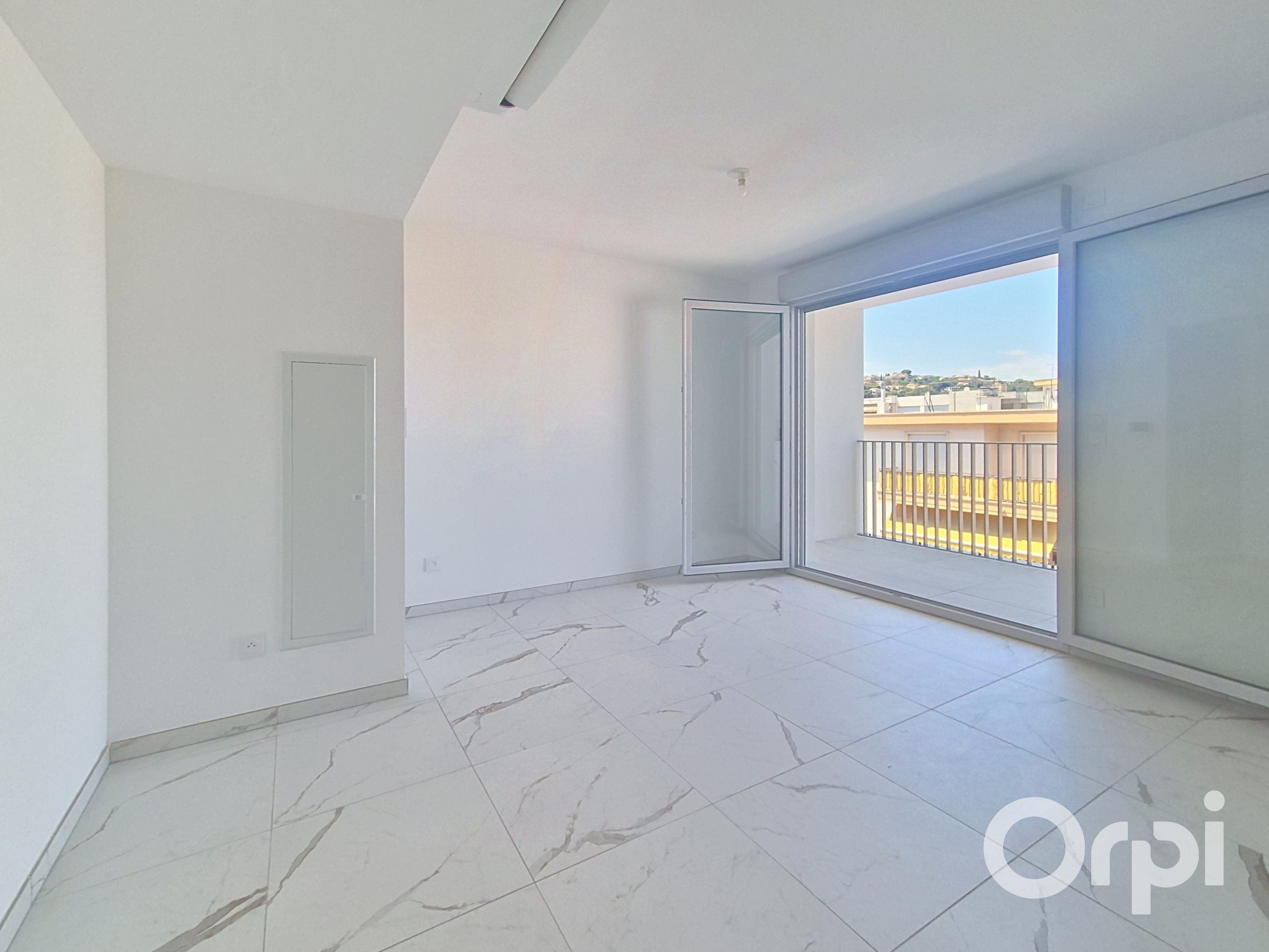 Appartement 2 pièces Saint-Laurent-du-Var 22m² — Le Carré d'Azur